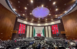 Diputados avalan eliminación de “pensiones doradas” en la Constitución