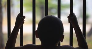 Más de 500 menores de tres años han pasado por centros de detención del ICE desde enero de 2025