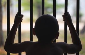 Más de 500 menores de tres años han pasado por centros de detención del ICE desde enero de 2025
