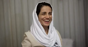 Irán detiene a la reconocida abogada Nasrin Sotoudeh en medio de tensiones bélicas