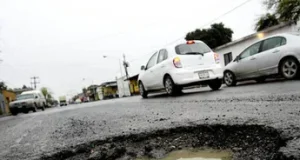 Baches y tráfico: Las deudas pendientes que asfixian a Monterrey