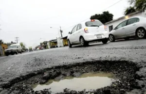 Baches y tráfico: Las deudas pendientes que asfixian a Monterrey