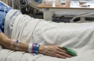 Mueren cuatro personas por inyectarse suero vitaminado en Hermosillo