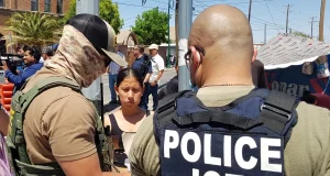 Congresistas demócratas denuncian la detención de más de mil niños por el ICE