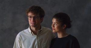 ”El drama”, una odisea de crueldad y estilo con Zendaya y Robert Pattinson
