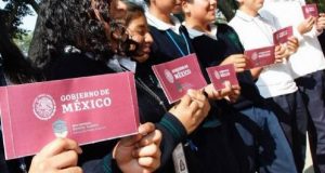 Inversión educativa alcanza niveles récord; becas frenan deserción escolar