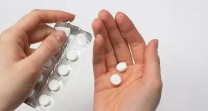 Aspirina y cáncer intestinal: Estudio de 2025 confirma su rol preventivo
