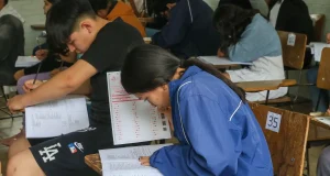 Más de 300 mil estudiantes se inscriben al nuevo modelo “Mi derecho, mi lugar” para bachillerato