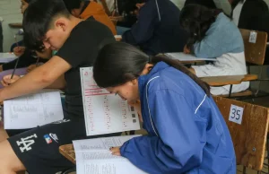 Más de 300 mil estudiantes se inscriben al nuevo modelo “Mi derecho, mi lugar” para bachillerato