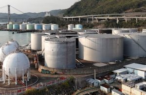 Irán al borde del colapso petrolero por falta de almacenamiento