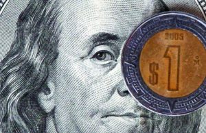 El peso mexicano recupera terreno y el dólar cotiza por debajo de las 17 unidades