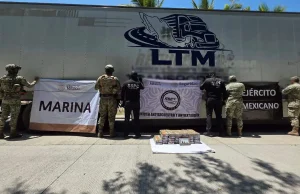 Aseguran 65 kilos de cocaína ocultos en un tractocamión en Colima