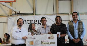 Entrega Gobierno Federal tarjetas a escuelas de Escobedo, Nuevo León
