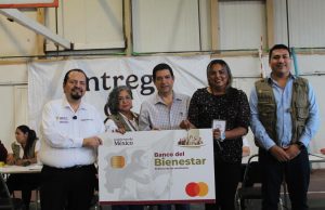 Entrega Gobierno Federal tarjetas a escuelas de Escobedo, Nuevo León