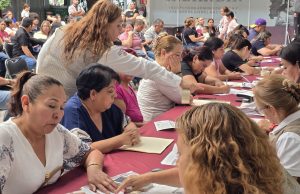 Entrega Gobierno Federal tarjetas a escuelas de Nuevo León