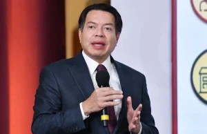 Mario Delgado recibe a integrantes de la CNTE