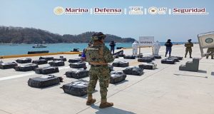 Operativo en el Pacífico: Marina rescata a 11 personas y asegura cargamento de cocaína