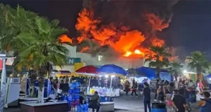 Incendio en Nave 1 de la Feria Tabasco deja cinco fallecidos