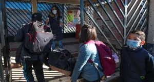 CNDH exige a la SEP mantener calendario escolar ante ola de calor
