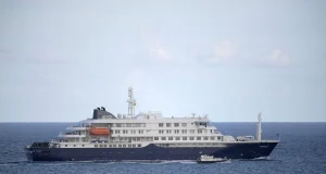 Pasajeros evacuados de crucero afectado por hantavirus llegan a EE. UU.; se confirma un caso positivo