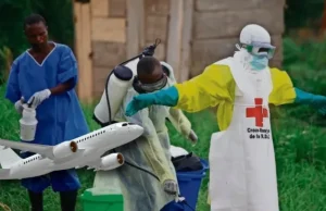 Alerta en aeropuertos mexicanos por brote de ébola en África