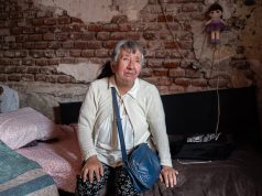 Vinculan a proceso a adulta mayor por negarse a entregar su vivienda a inmobiliaria