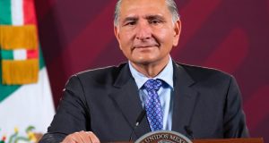 Gobierno federal multa e inhabilita a corporativo ligado a Adán Augusto López