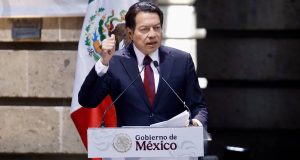 La SEP anuncia incremento salarial del 9% para los maestros de México