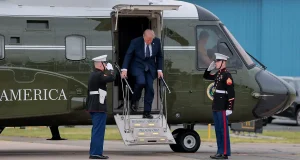 Trump cancela planes personales ante posibles nuevos ataques de EE. UU. contra Irán