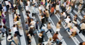 Nuevo modelo matemático sugiere que 2064 será el año del colapso de la población mundial