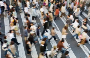 Nuevo modelo matemático sugiere que 2064 será el año del colapso de la población mundial