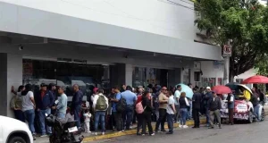 La CNTE paraliza aeropuertos, Pemex y vialidades en varios estados