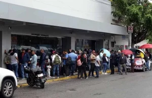 La CNTE paraliza aeropuertos, Pemex y vialidades en varios estados