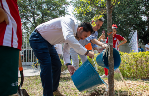 Plantación de árboles y premiación en el Día Mundial del Medio Ambiente