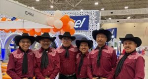 El folklore no tiene edad: Grupo “Cerro de la Silla” de INAPAM brilla en el Festival del Adulto Mayor de Monterrey