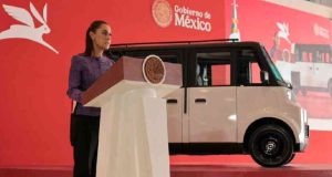 Sheinbaum presenta Olinia, el primer auto eléctrico mexicano