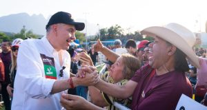 Inicia Waldo asambleas; lamenta ausencia
del Gobernador en municipios