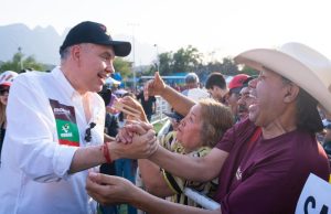 Inicia Waldo asambleas; lamenta ausencia
del Gobernador en municipios