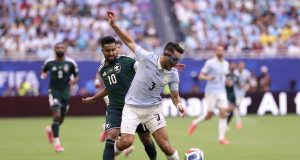 Alowais frustra a Uruguay y Arabia Saudita rescata un empate en el debut mundialista