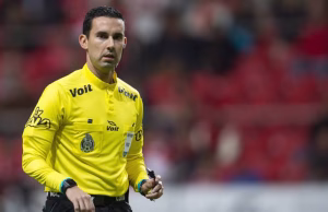 Confederacion Brasileña critica arbitraje mexicano en partido contra Escocia