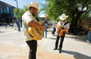 Música norteña se adueña de la celebración mundialista en Monterrey