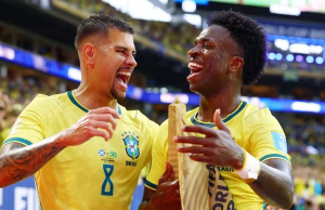 Doblete de Vinicius Jr. lleva a Brasil al primer lugar del Grupo C
