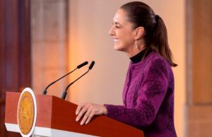 Sheinbaum impulsa debate para regular el uso de pantallas e IA entre menores
