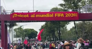 CNTE marcha hacia el Estadio Azteca y genera caos vial en la inauguración del Mundial