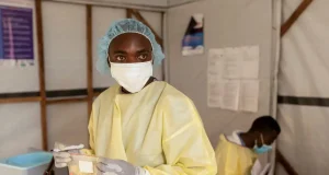 Brote de ébola en el Congo supera los mil casos y 254 muertes