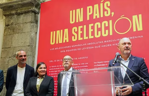 Exposición recupera la historia del futbol español en México
