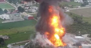 Explosión de cuatro autotanques de gas LP en Tepeaca deja tres heridos