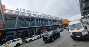 CFE descarta daños en su red y dice que apagón en aeropuerto de MTY fue falla interna