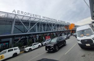 CFE descarta daños en su red y dice que apagón en aeropuerto de MTY fue falla interna