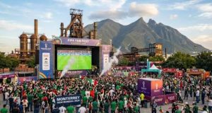 Fan Fest desborda el Parque Fundidora: gas, rejas saltadas y estaciones de Metro cerradas